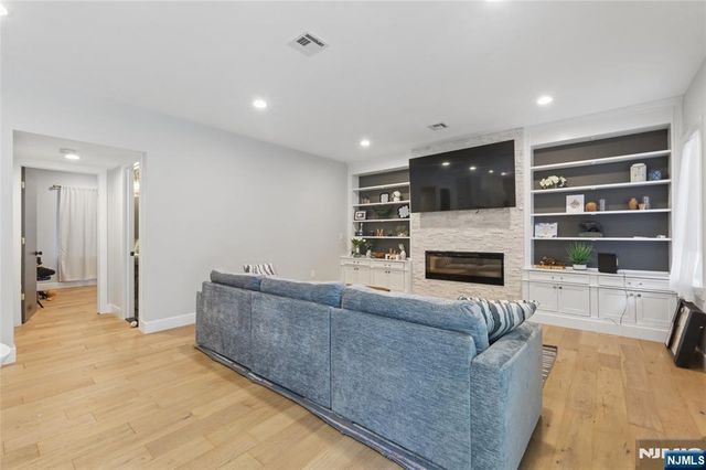 68 Serpentine Road, Demarest, NJ 07627