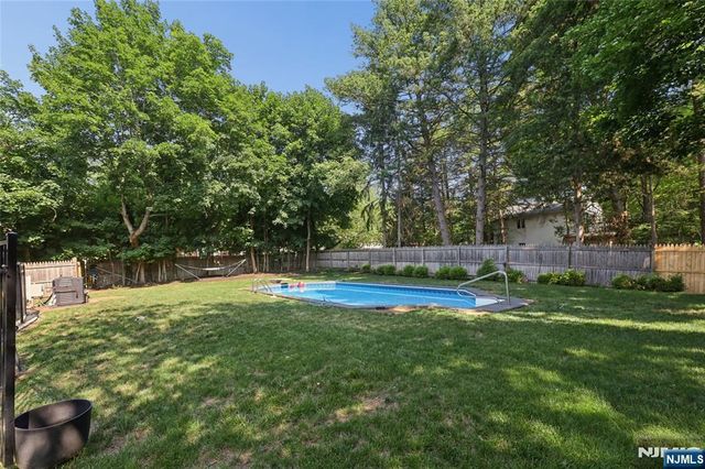 68 Serpentine Road, Demarest, NJ 07627