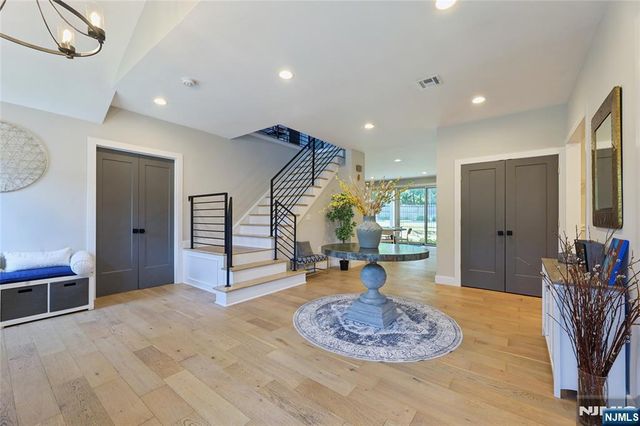 68 Serpentine Road, Demarest, NJ 07627
