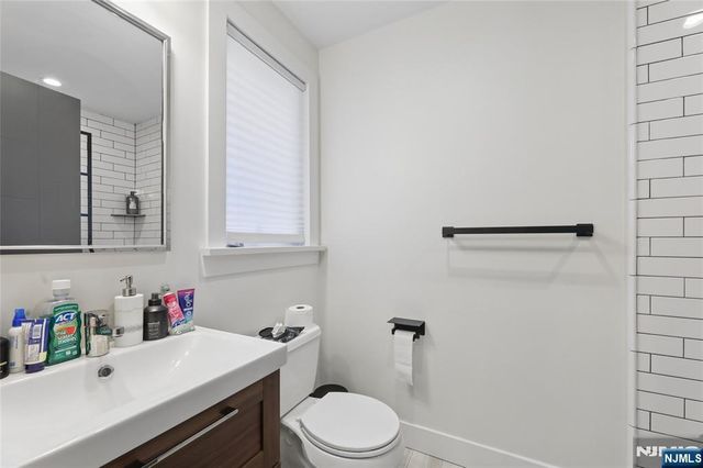 68 Serpentine Road, Demarest, NJ 07627