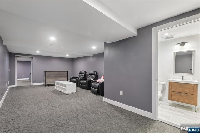 68 Serpentine Road, Demarest, NJ 07627