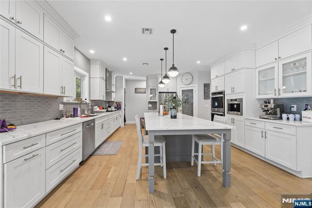 68 Serpentine Road, Demarest, NJ 07627