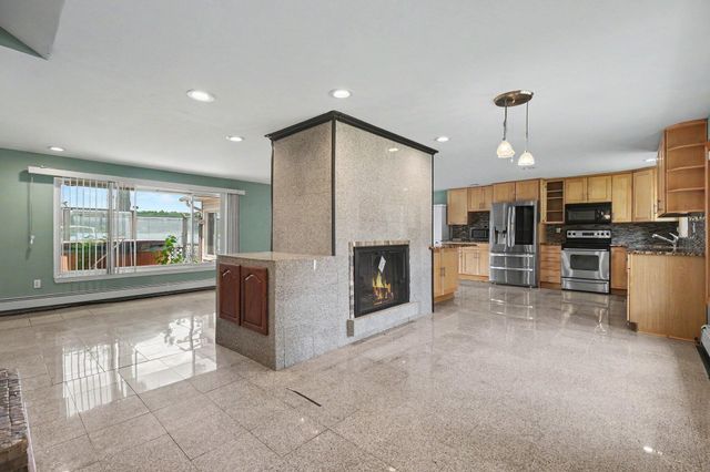 5131 Elizabeth Lake Road, Waterford, MI 48327