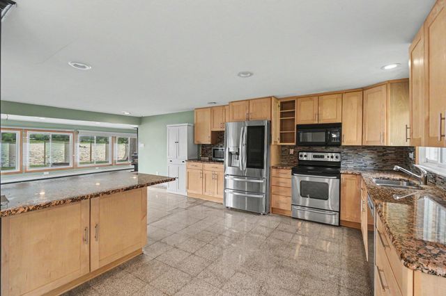 5131 Elizabeth Lake Road, Waterford, MI 48327