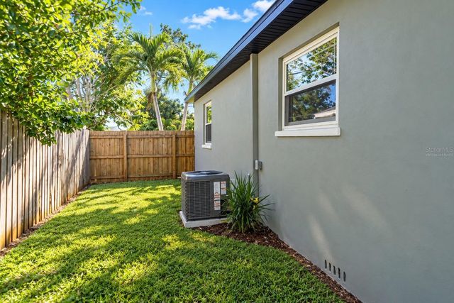5817 DARTMOUTH AVENUE N, St Petersburg, FL 33710