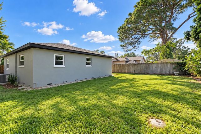5817 DARTMOUTH AVENUE N, St Petersburg, FL 33710