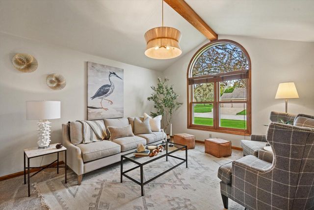 W148N6964 Terriwood DRIVE, Menomonee Falls, WI 53051