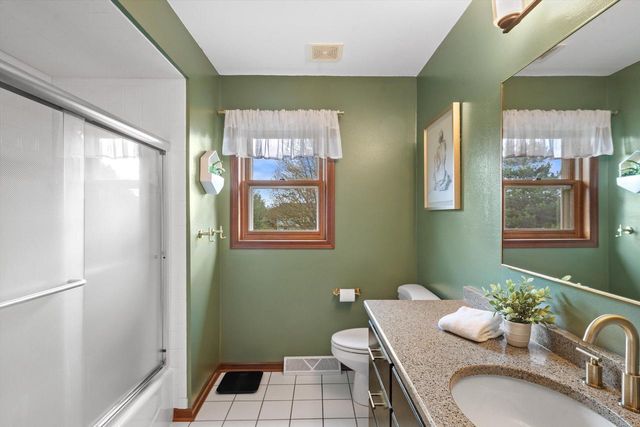 W148N6964 Terriwood DRIVE, Menomonee Falls, WI 53051