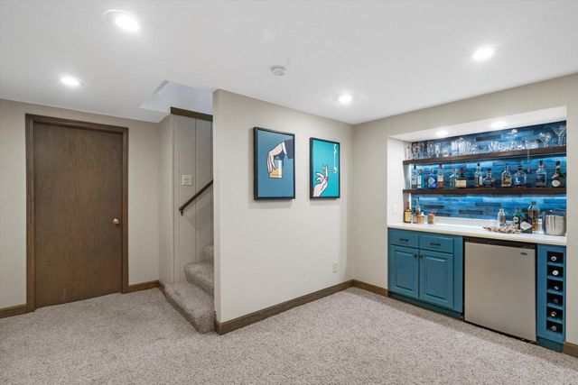 W148N6964 Terriwood DRIVE, Menomonee Falls, WI 53051