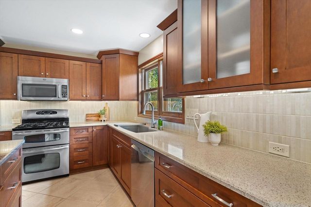 W148N6964 Terriwood DRIVE, Menomonee Falls, WI 53051