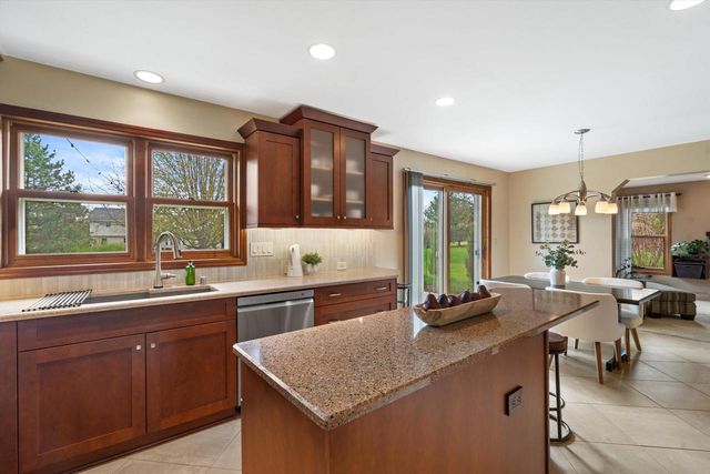 W148N6964 Terriwood DRIVE, Menomonee Falls, WI 53051