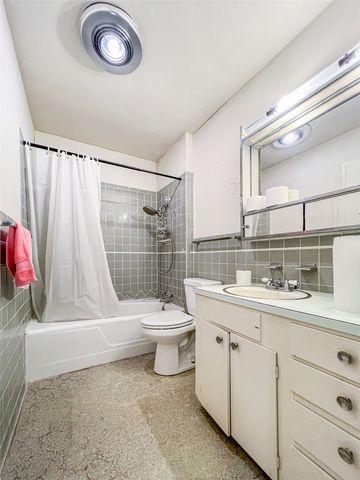 2706 Bois D Arc Street, Commerce, TX 75428