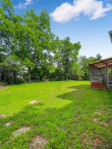 2706 Bois D Arc Street, Commerce, TX 75428
