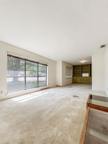 2706 Bois D Arc Street, Commerce, TX 75428