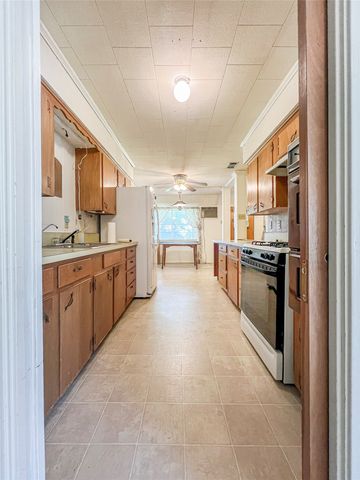 2706 Bois D Arc Street, Commerce, TX 75428