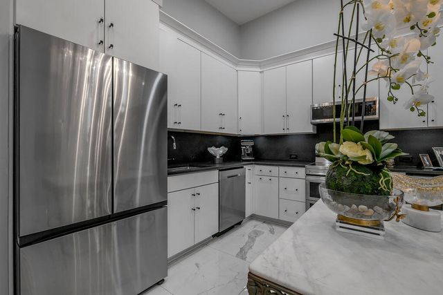 514 W Short Street 103, Lexington, KY 40507