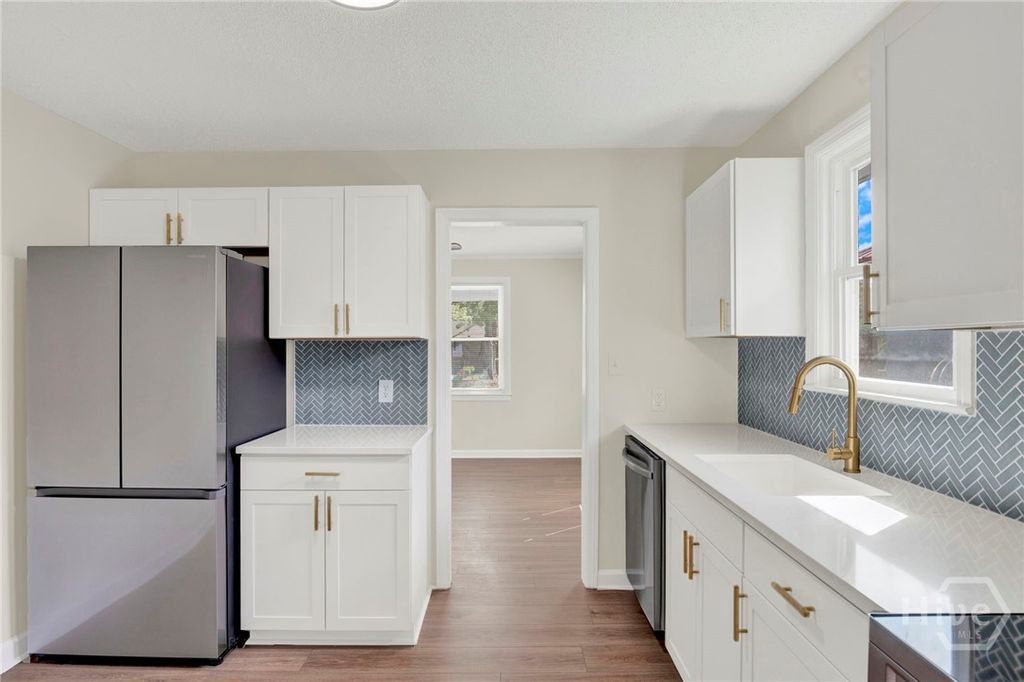 Image 10 of property listing at 2222 Hanson Street, Savannah, GA 31404