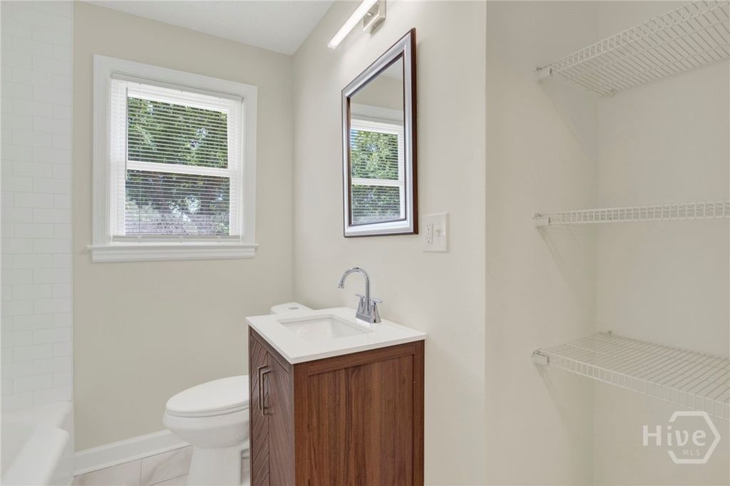 Image 13 of property listing at 2222 Hanson Street, Savannah, GA 31404