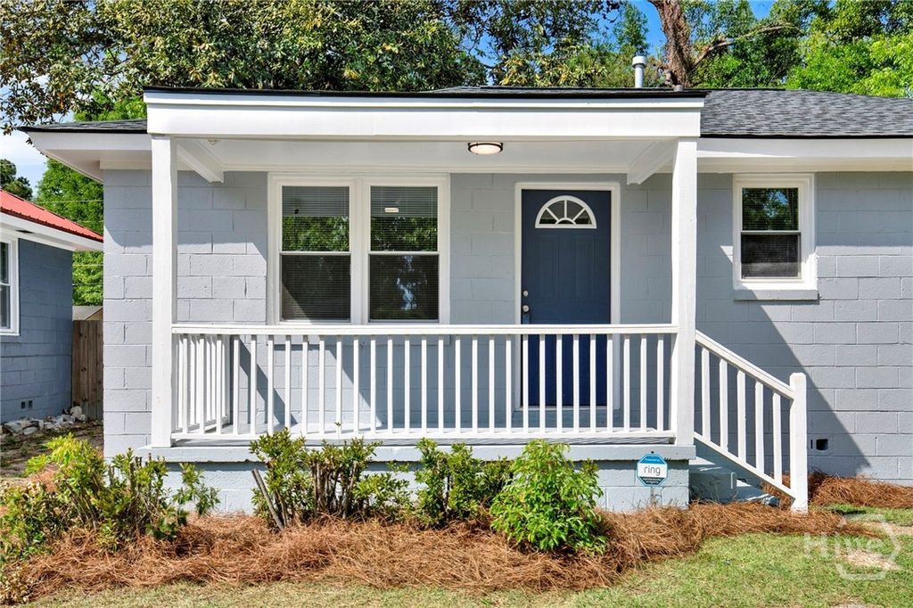 Image 2 of property listing at 2222 Hanson Street, Savannah, GA 31404