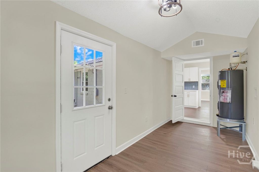 Image 20 of property listing at 2222 Hanson Street, Savannah, GA 31404