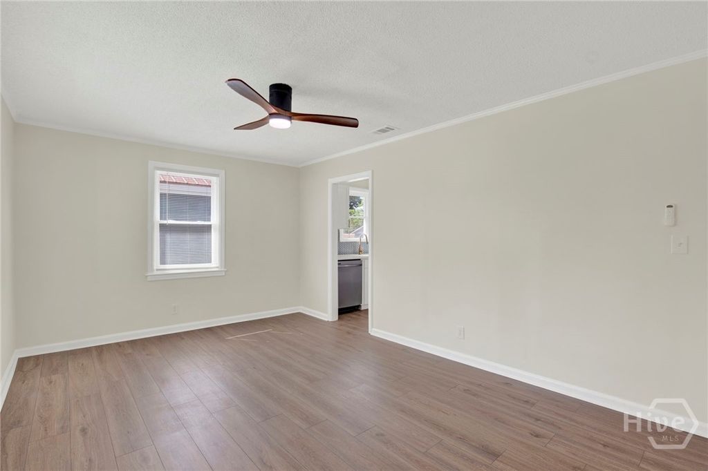 Image 5 of property listing at 2222 Hanson Street, Savannah, GA 31404