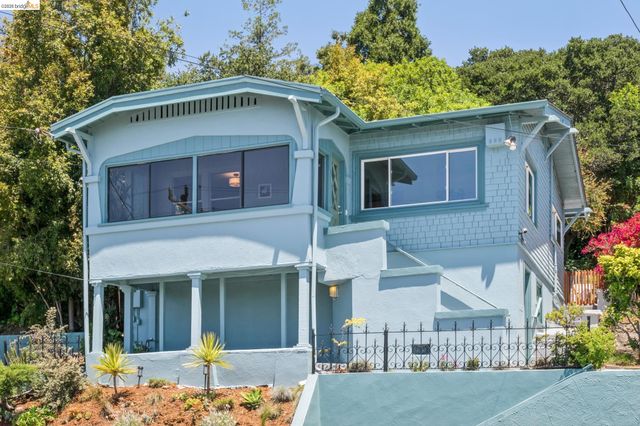 3042 Carlsen St, Oakland, CA 94602