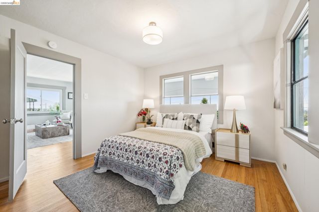 3042 Carlsen St, Oakland, CA 94602