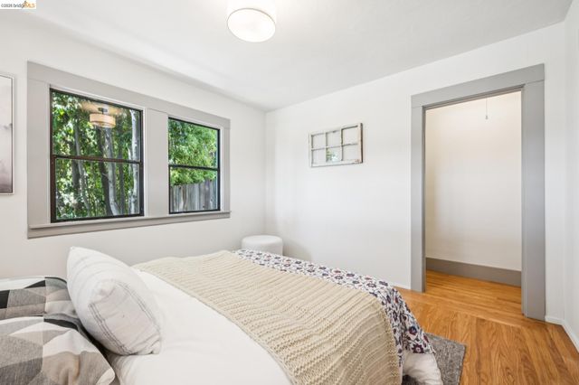 3042 Carlsen St, Oakland, CA 94602