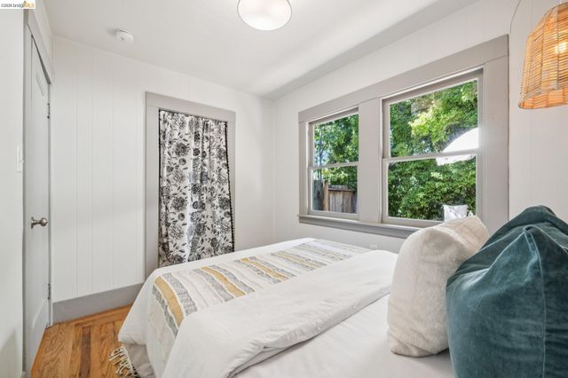 3042 Carlsen St, Oakland, CA 94602