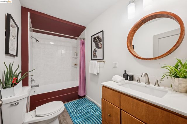 3042 Carlsen St, Oakland, CA 94602