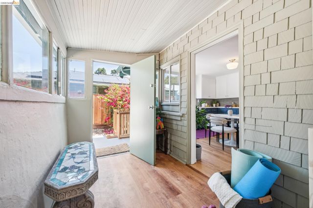 3042 Carlsen St, Oakland, CA 94602