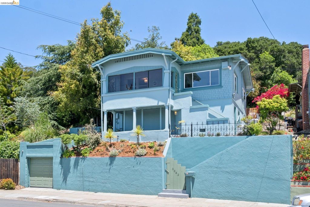3042 Carlsen St, Oakland, CA 94602