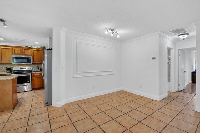 9667 Sunny Isle Circle, Boca Raton, FL 33428