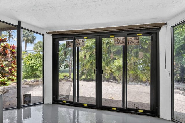 9667 Sunny Isle Circle, Boca Raton, FL 33428