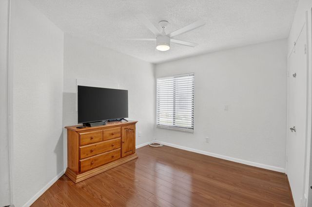9667 Sunny Isle Circle, Boca Raton, FL 33428