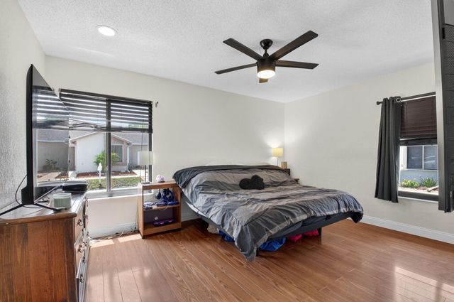 9667 Sunny Isle Circle, Boca Raton, FL 33428