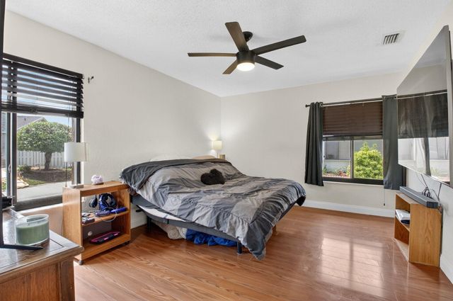 9667 Sunny Isle Circle, Boca Raton, FL 33428