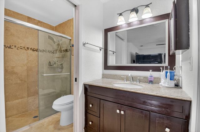 9667 Sunny Isle Circle, Boca Raton, FL 33428
