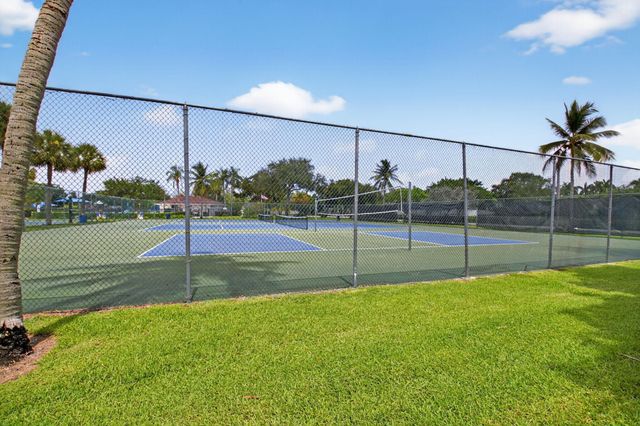 9667 Sunny Isle Circle, Boca Raton, FL 33428