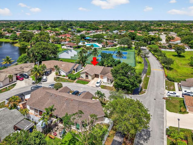 9667 Sunny Isle Circle, Boca Raton, FL 33428