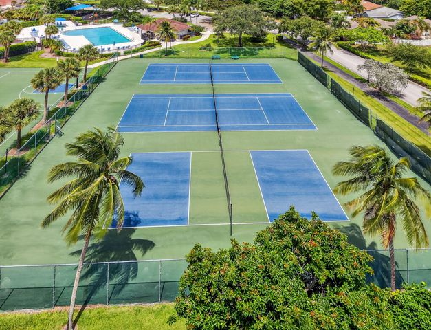 9667 Sunny Isle Circle, Boca Raton, FL 33428