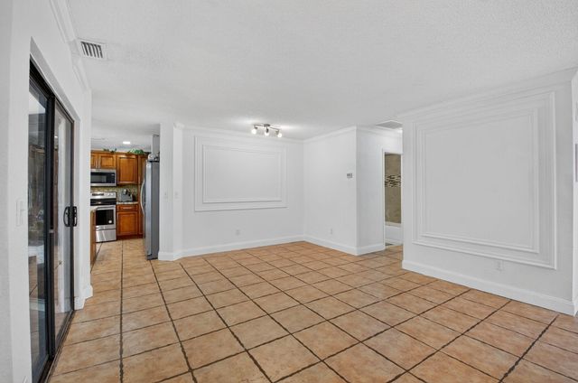 9667 Sunny Isle Circle, Boca Raton, FL 33428