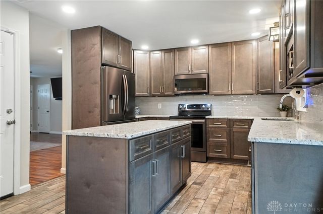 110 Paw Paw Drive, Springboro, OH 45066