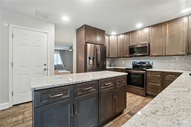 110 Paw Paw Drive, Springboro, OH 45066