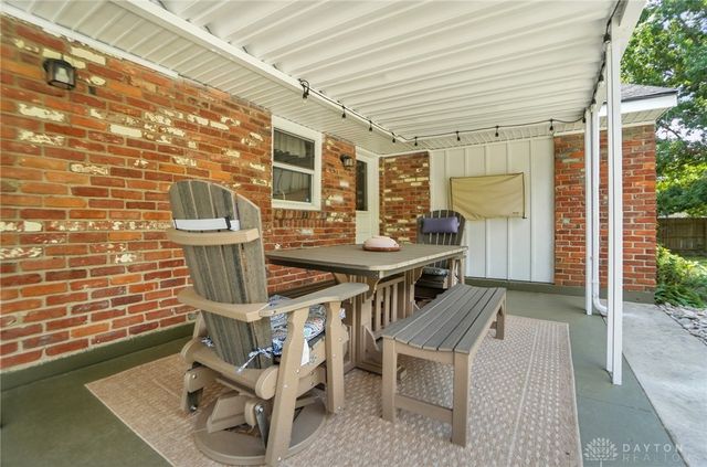 110 Paw Paw Drive, Springboro, OH 45066