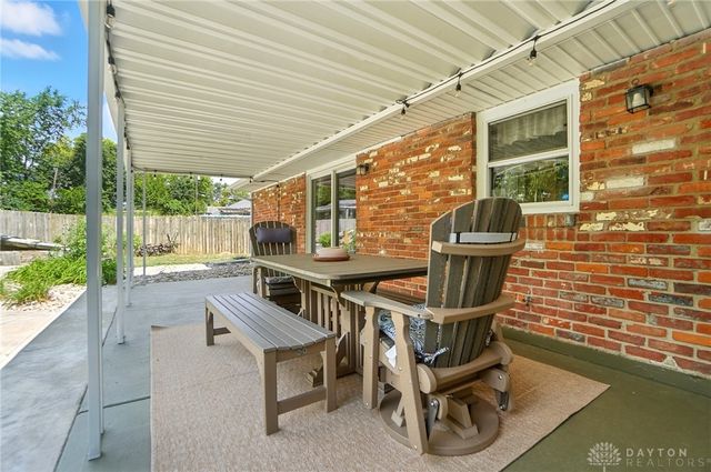 110 Paw Paw Drive, Springboro, OH 45066