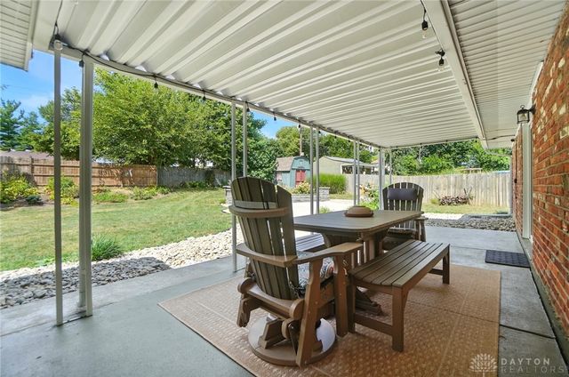 110 Paw Paw Drive, Springboro, OH 45066