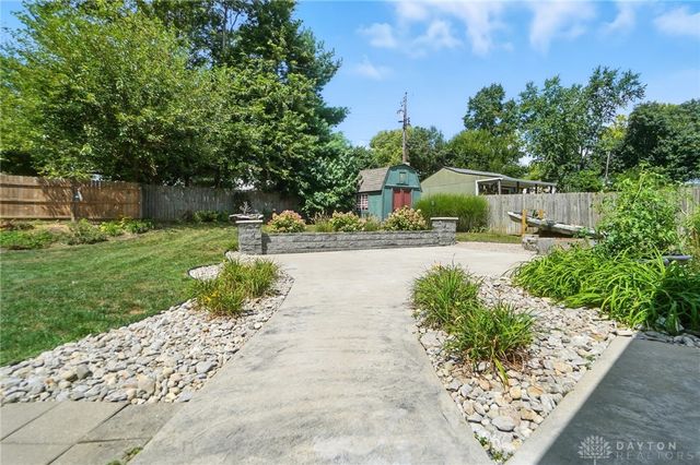 110 Paw Paw Drive, Springboro, OH 45066