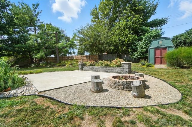 110 Paw Paw Drive, Springboro, OH 45066