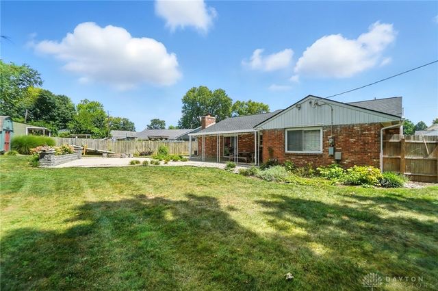 110 Paw Paw Drive, Springboro, OH 45066